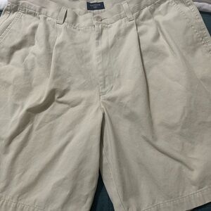 Dockers Men's Cream Flat Front Shorts